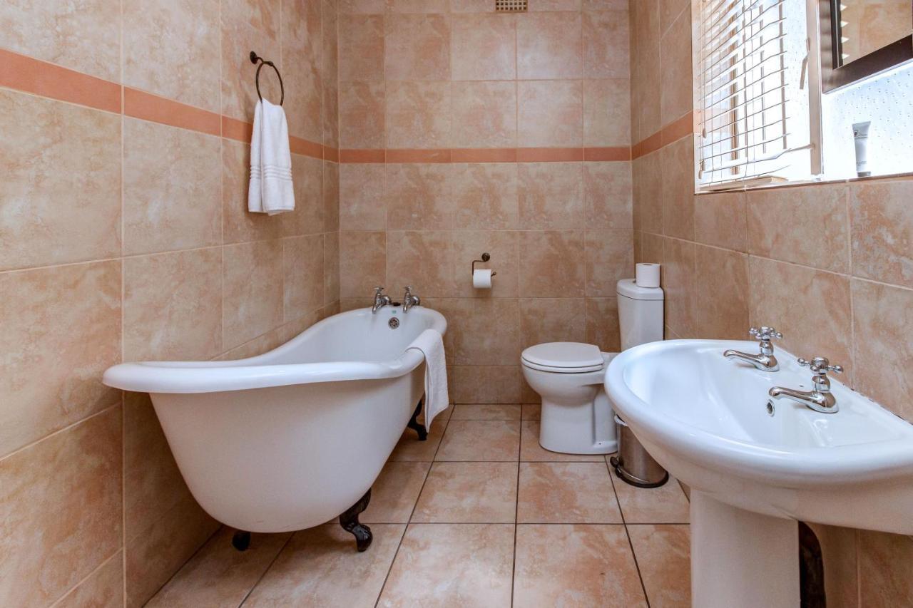 Dalberry Guest House Йоханесбург Екстериор снимка